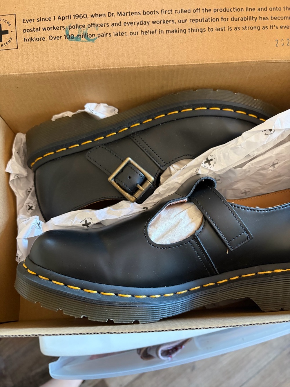 Dr. Martens new box Mary jeans